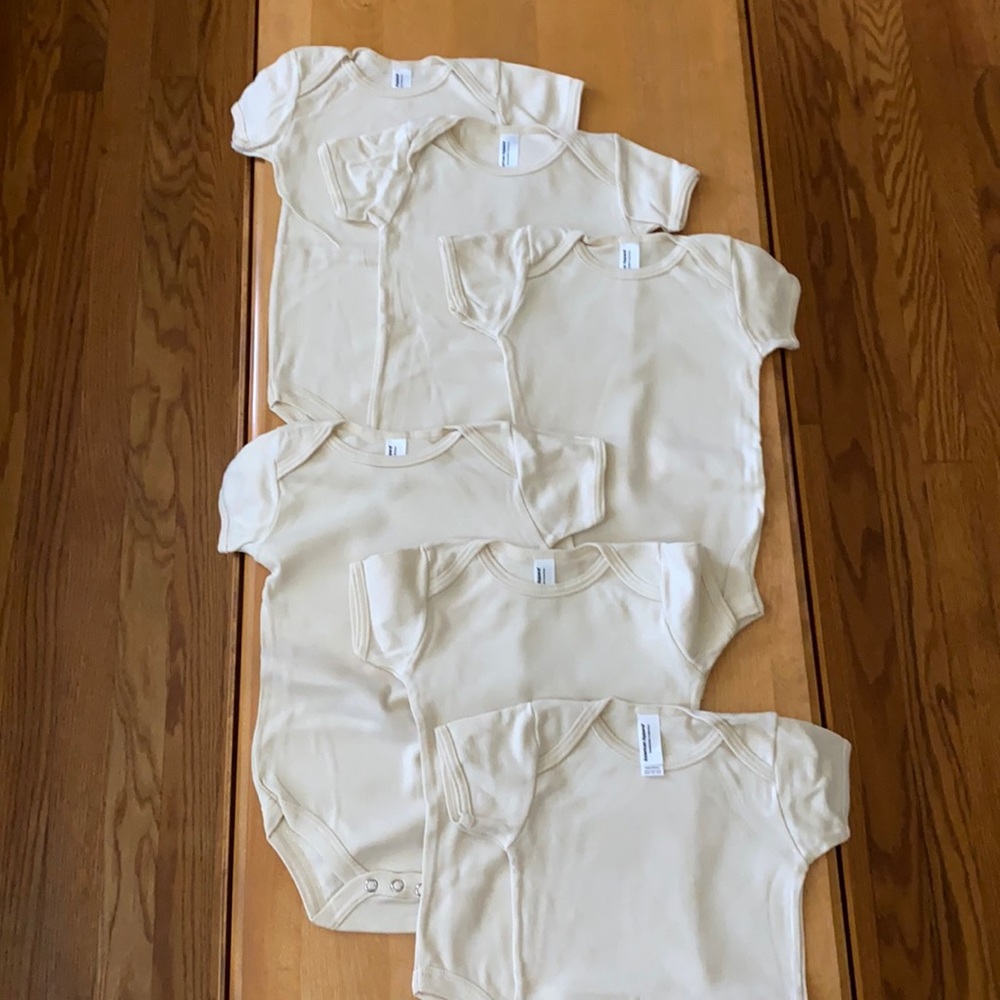 Set of 6 of American Apparel Sustainable Collection Onesies 6-12 months NWOT